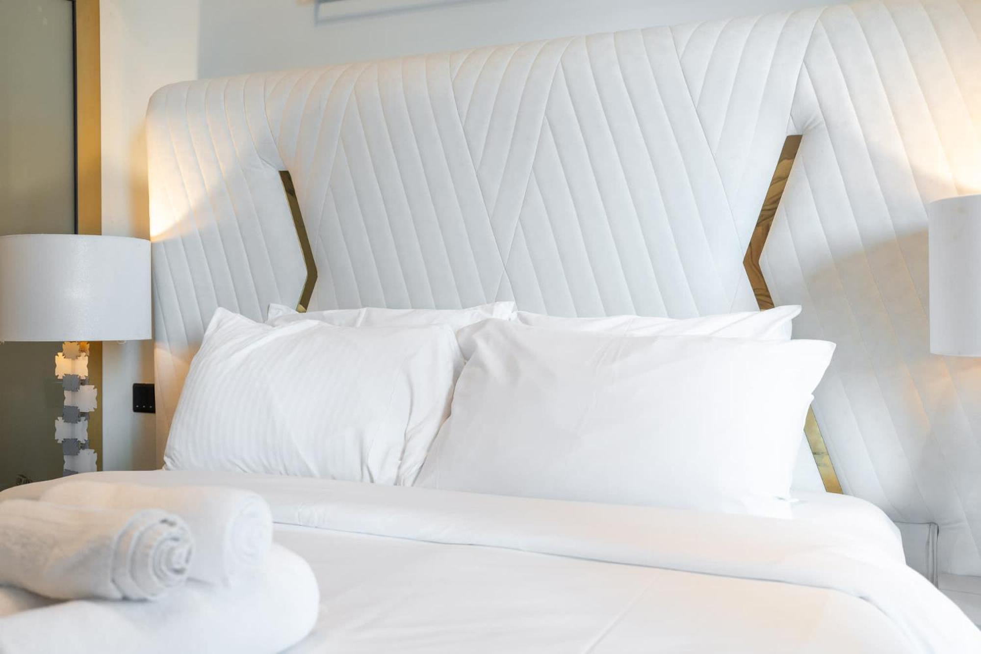 In J One Tower Perfect For Your And Sleeps 4 *